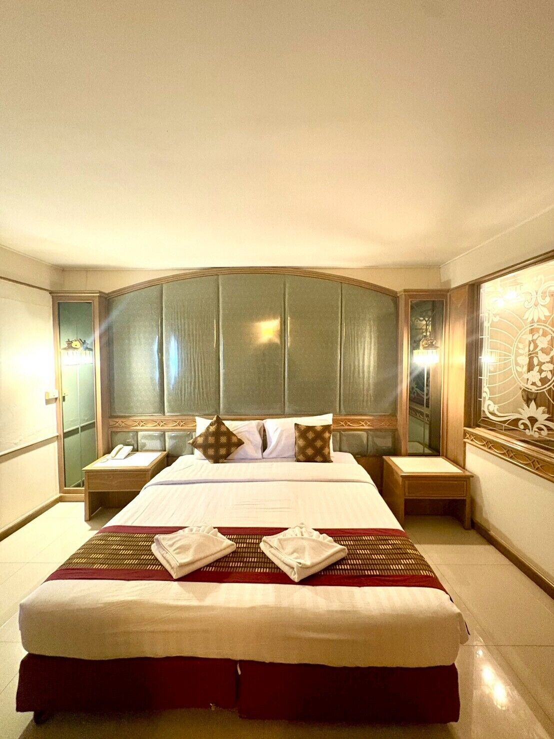 Coffres-forts dans les chambres, bureau, chambres insonorisées