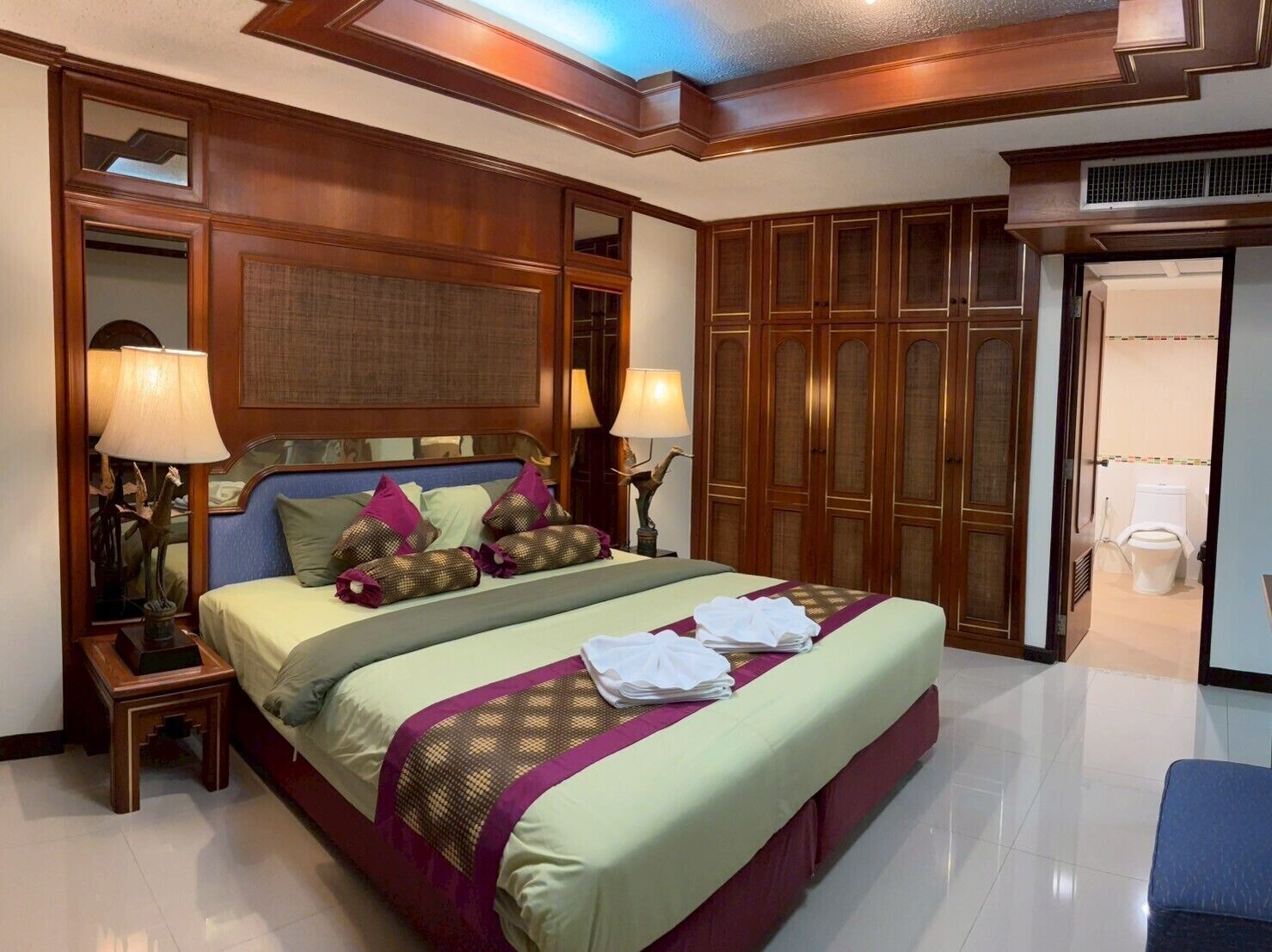 Coffres-forts dans les chambres, bureau, chambres insonorisées