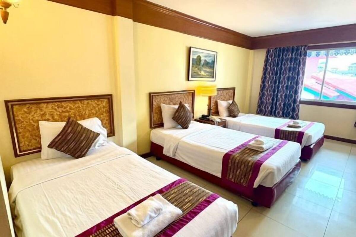 Una cassaforte in camera, una scrivania, insonorizzazione