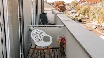 1 habitación, caja de seguridad en la habitación y escritorio