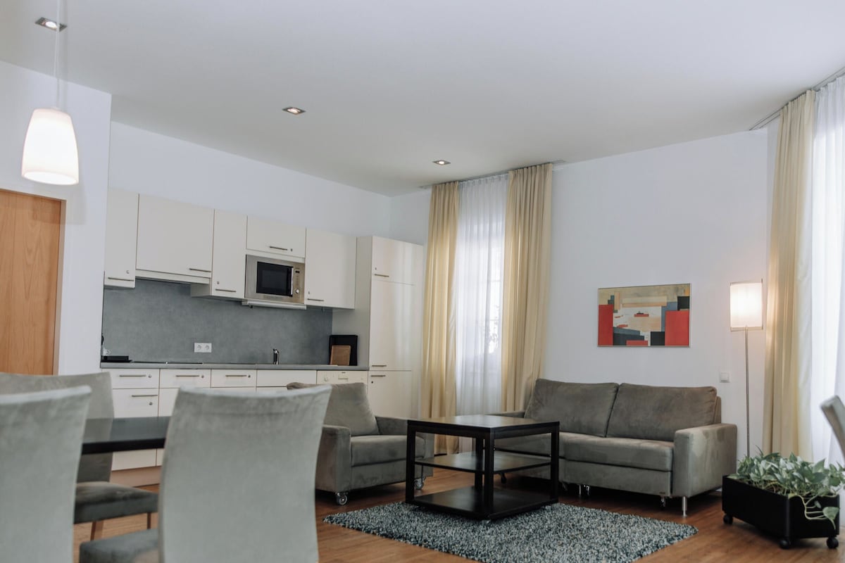 Family Apartment XL | In-room safe, desk, laptop workspace, soundproofing