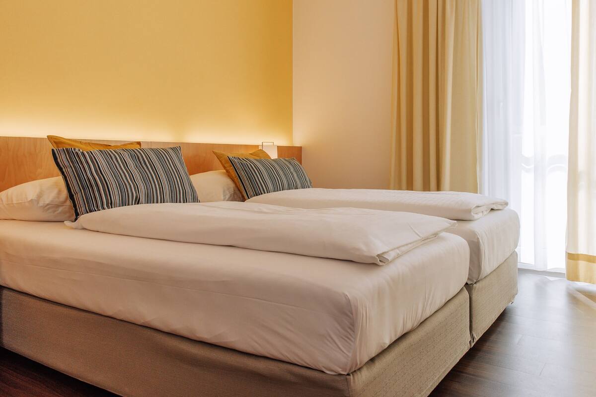 Standard Triple Room | 1 bedroom, in-room safe, desk, laptop workspace