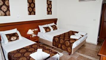 Desk, rollaway beds, free WiFi