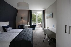 Hypo-allergenic bedding, in-room safe, blackout drapes, free WiFi - Zeerust (De Koog)