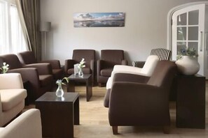 Lobby sitting area - Zeerust (De Koog)