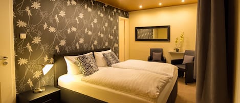 1 bedroom, Egyptian cotton sheets, pillowtop beds, free WiFi