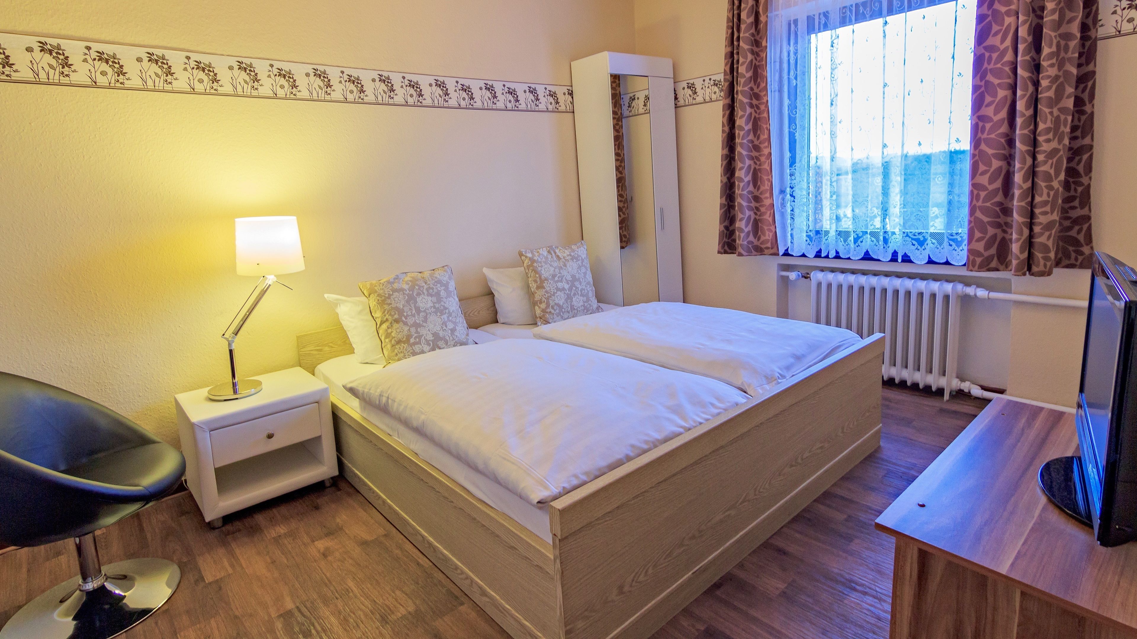 single room | egyptian cotton sheets, pillow-top beds, free wifi, bed sheets