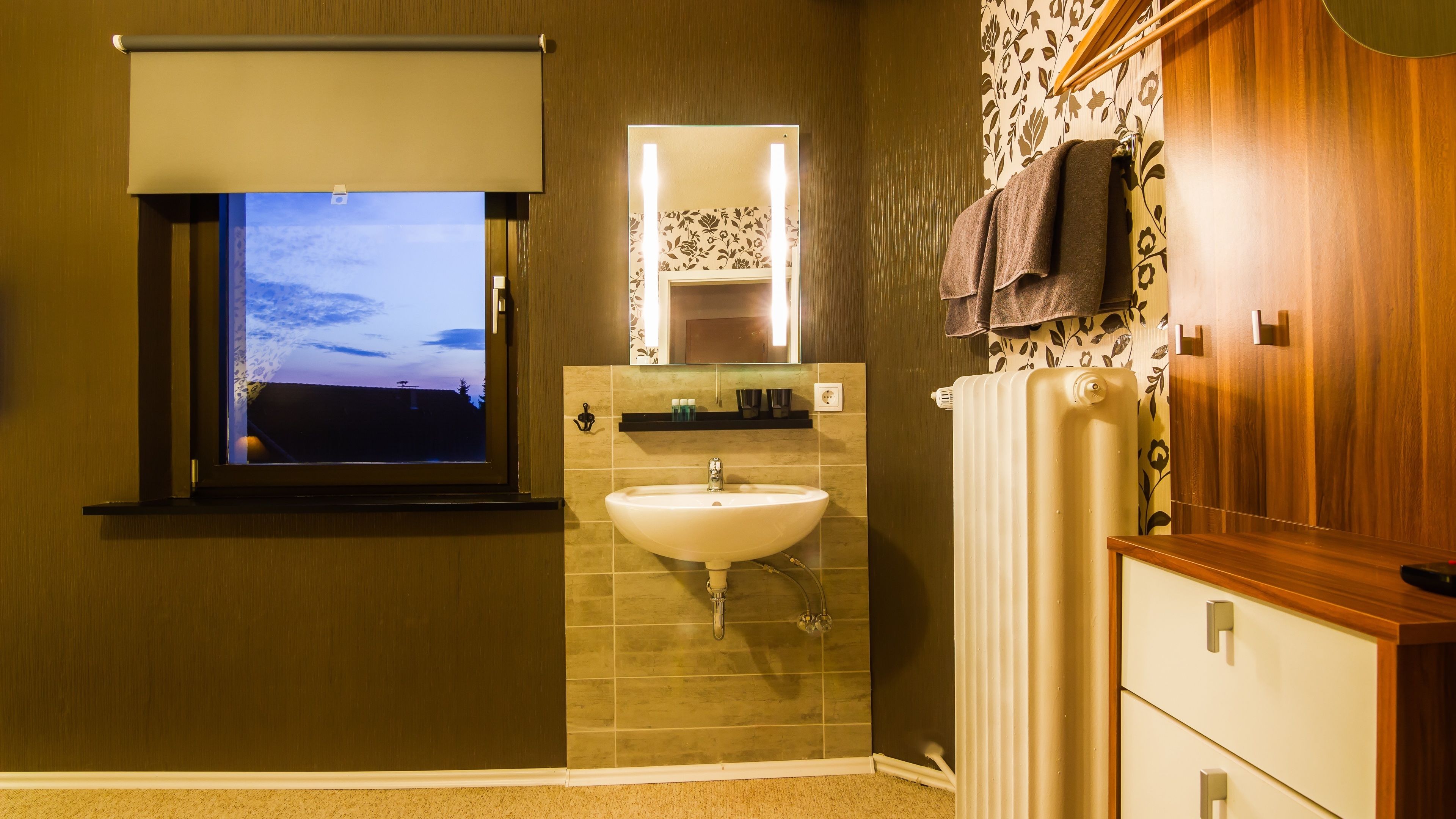 egyptian cotton sheets, pillow-top beds, free wifi, bed sheets