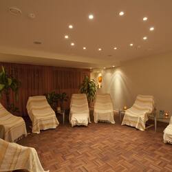 Sauna, hot tub, body treatments, hydrotherapy, aromatherapy