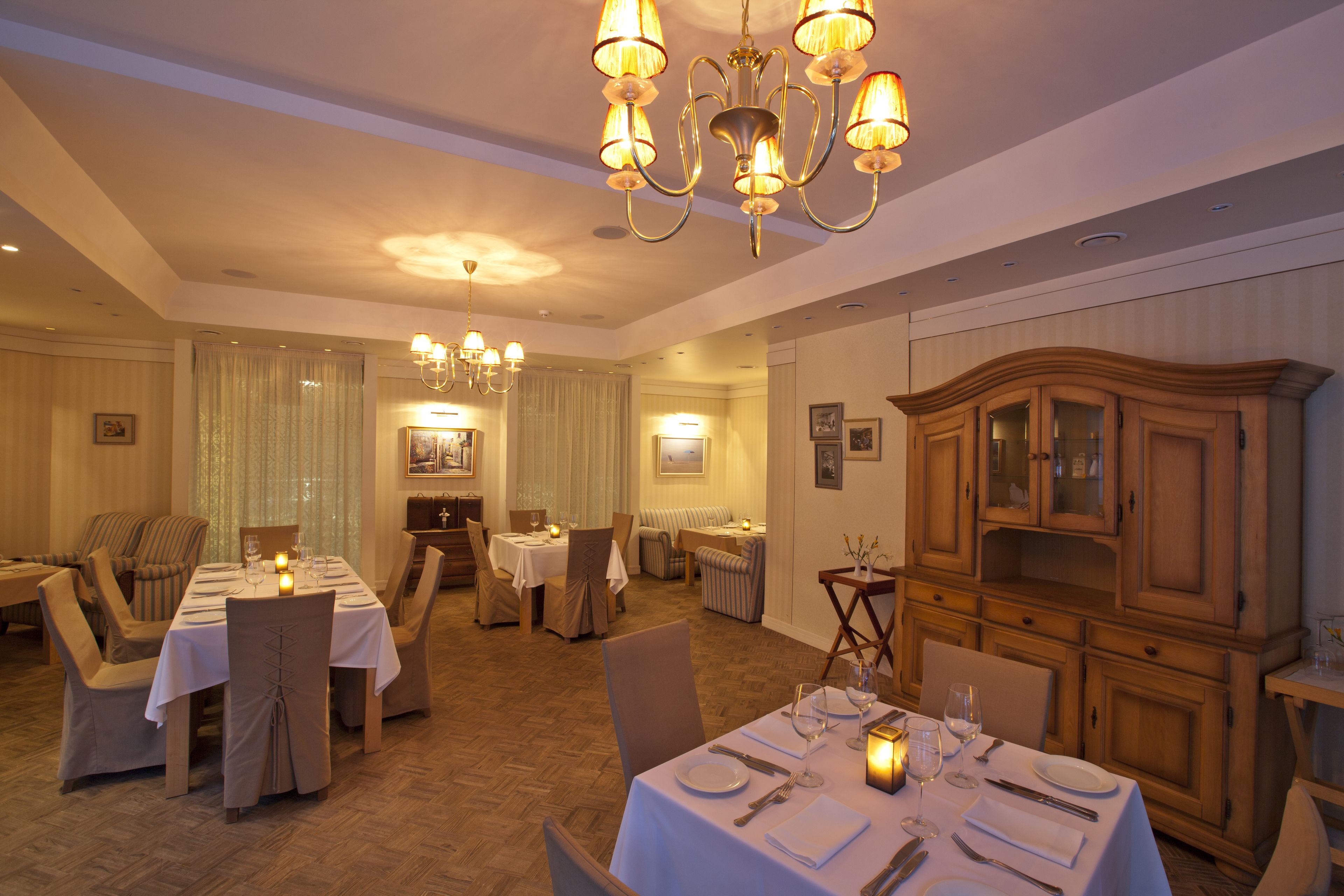 breakfast, lunch, dinner served; regional cuisine