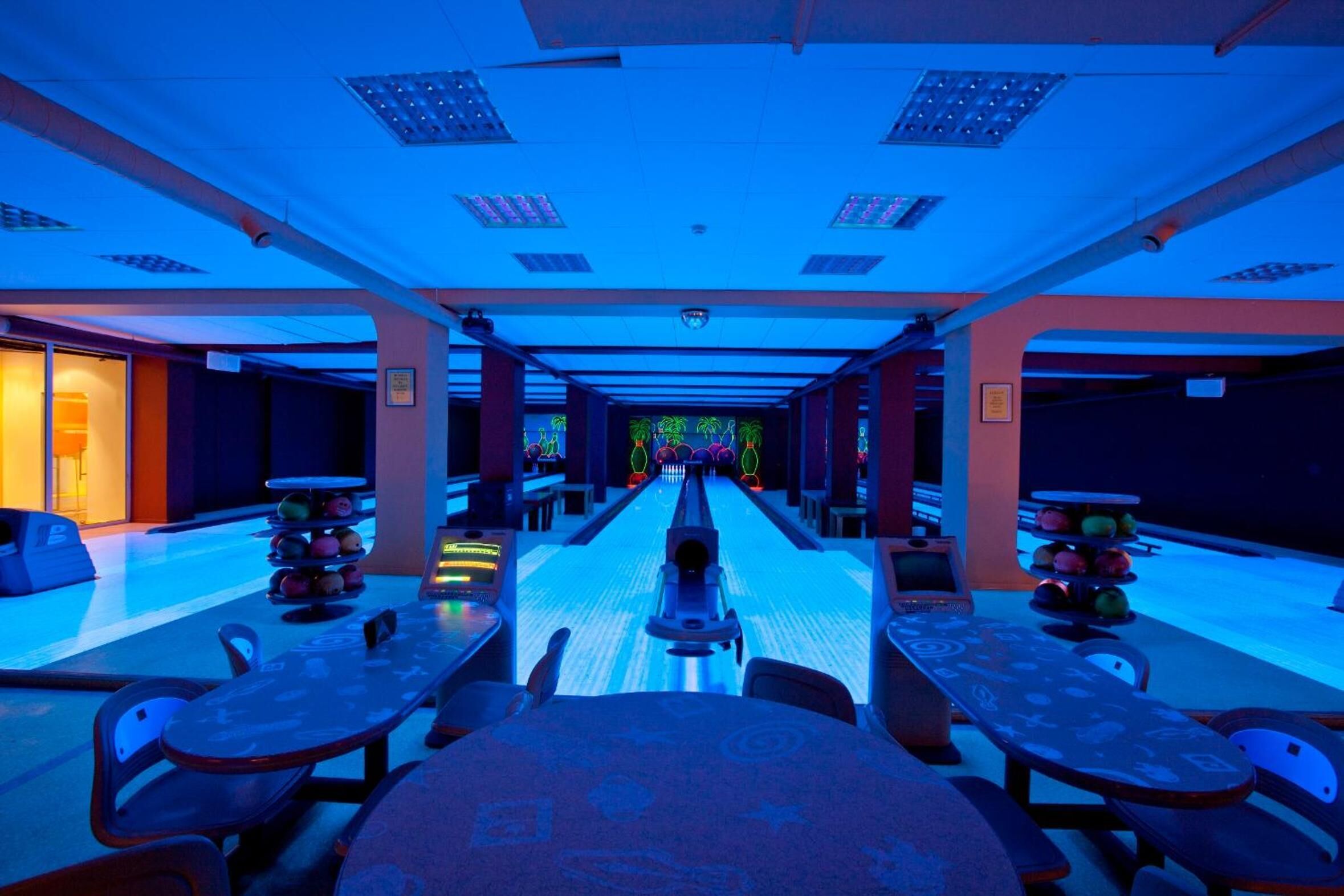 breakfast, lunch, dinner served; regional cuisine