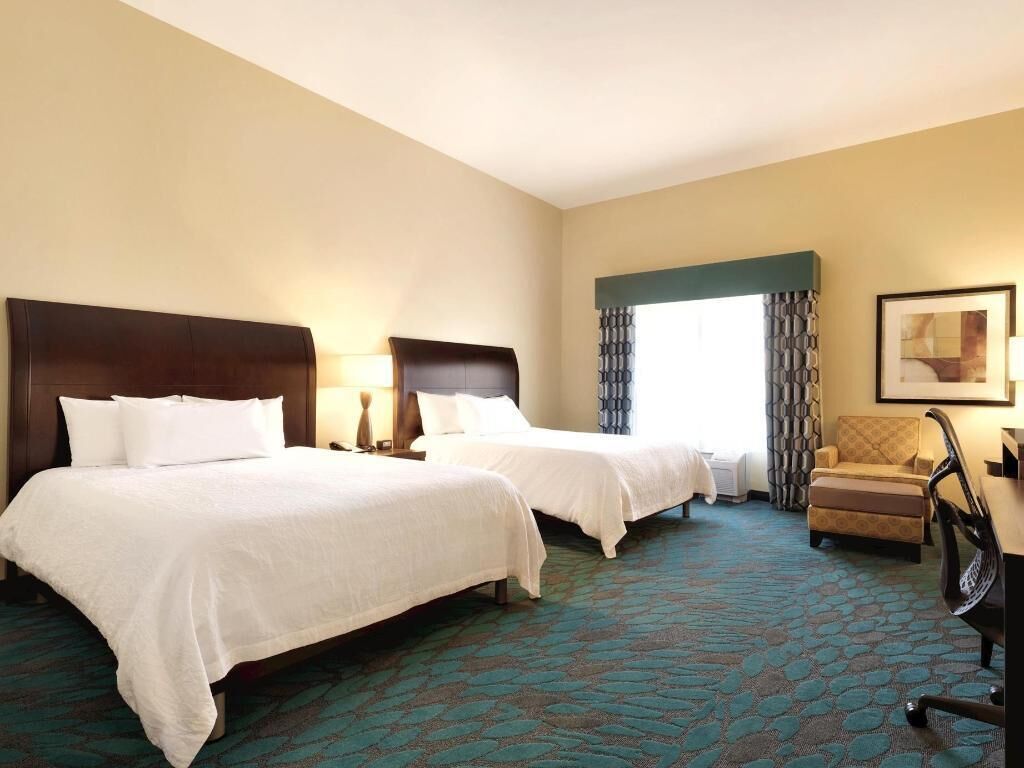 Egyptian cotton sheets, premium bedding, in-room safe, desk