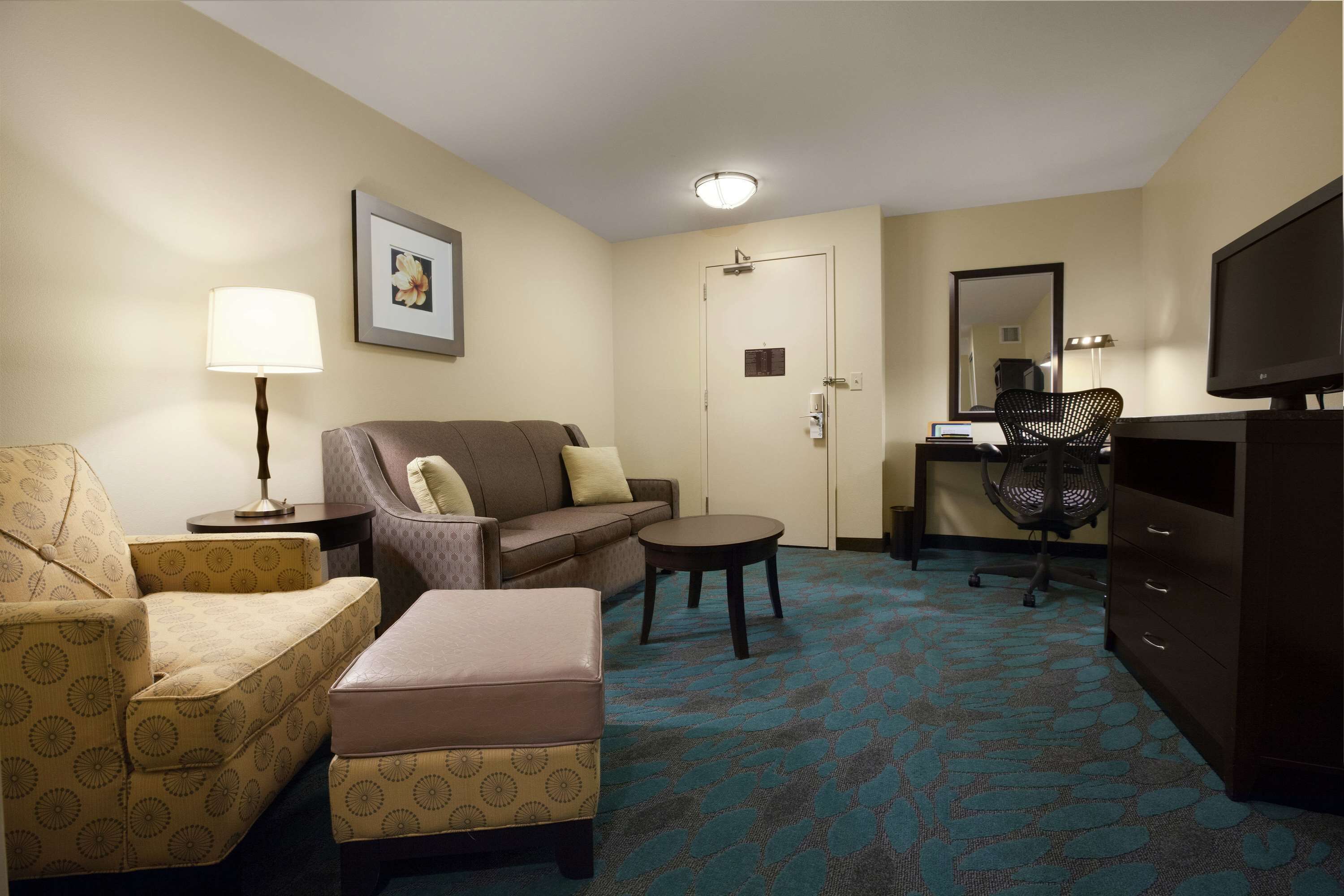 studio suite, 1 king bed | 1 bedroom, egyptian cotton sheets, premium bedding, in-room safe