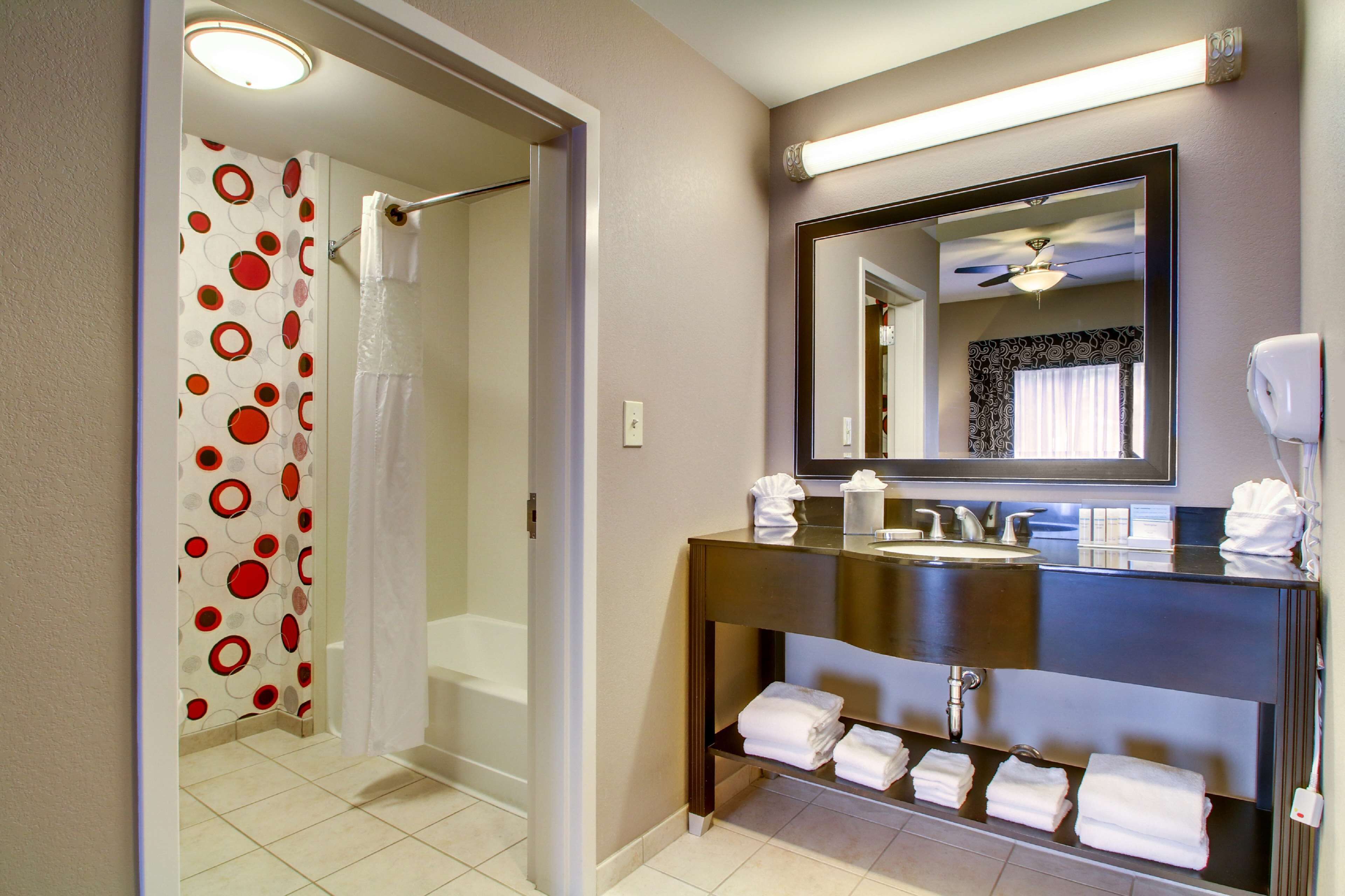 suite, 1 bedroom, non smoking | bathroom | shower, free toiletries, hair dryer, towels