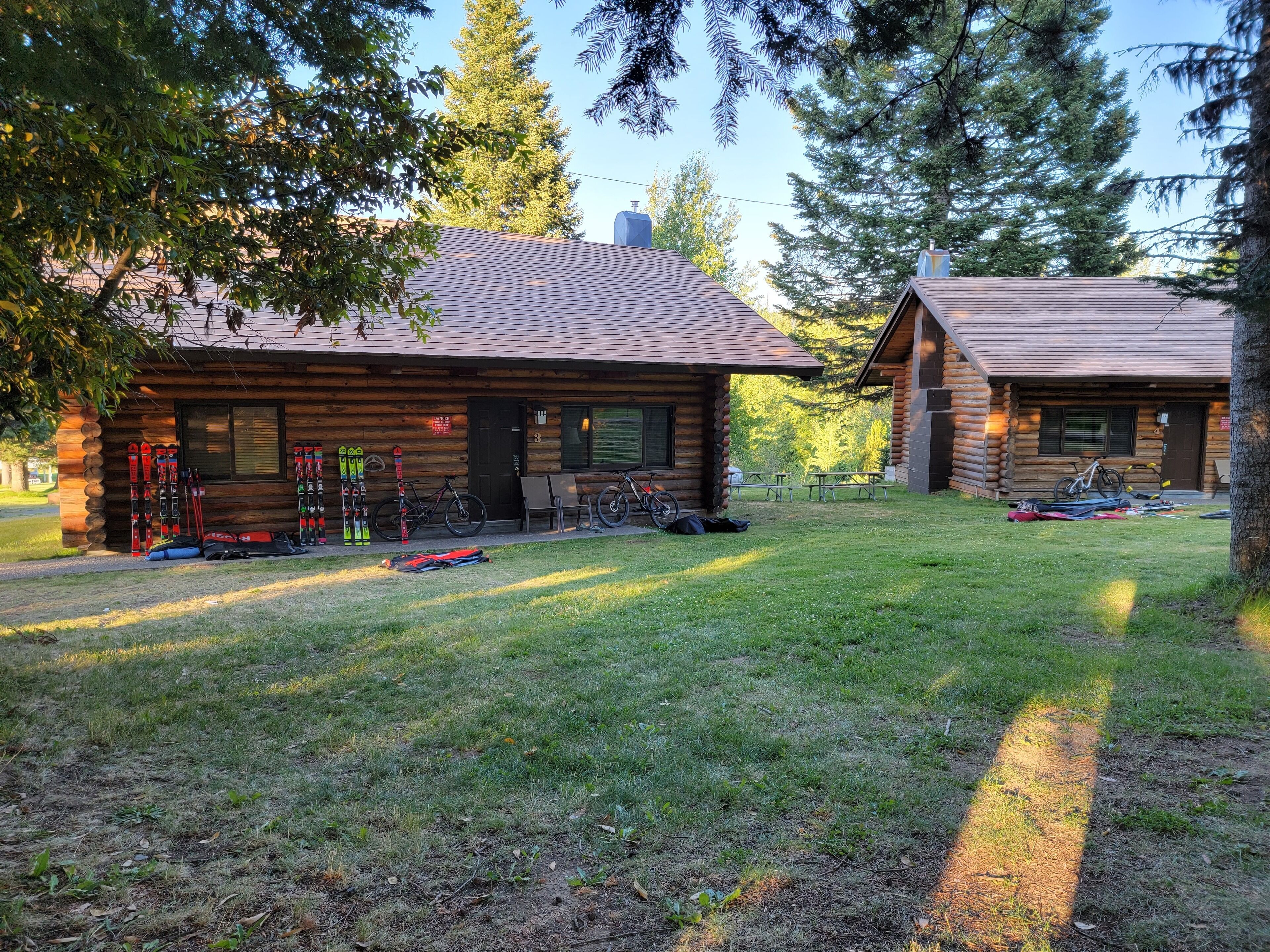 Deluxe-Ferienhütte | Bügeleisen/Bügelbrett, Babybetten, kostenloses WLAN, Bettwäsche