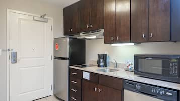 Full-sized fridge, microwave