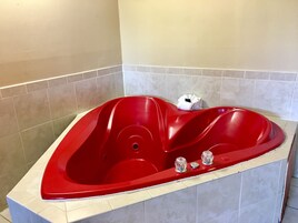 Suite, 1 King Bed, Smoking | Premium bedding, down comforters, desk, free cribs/infant beds