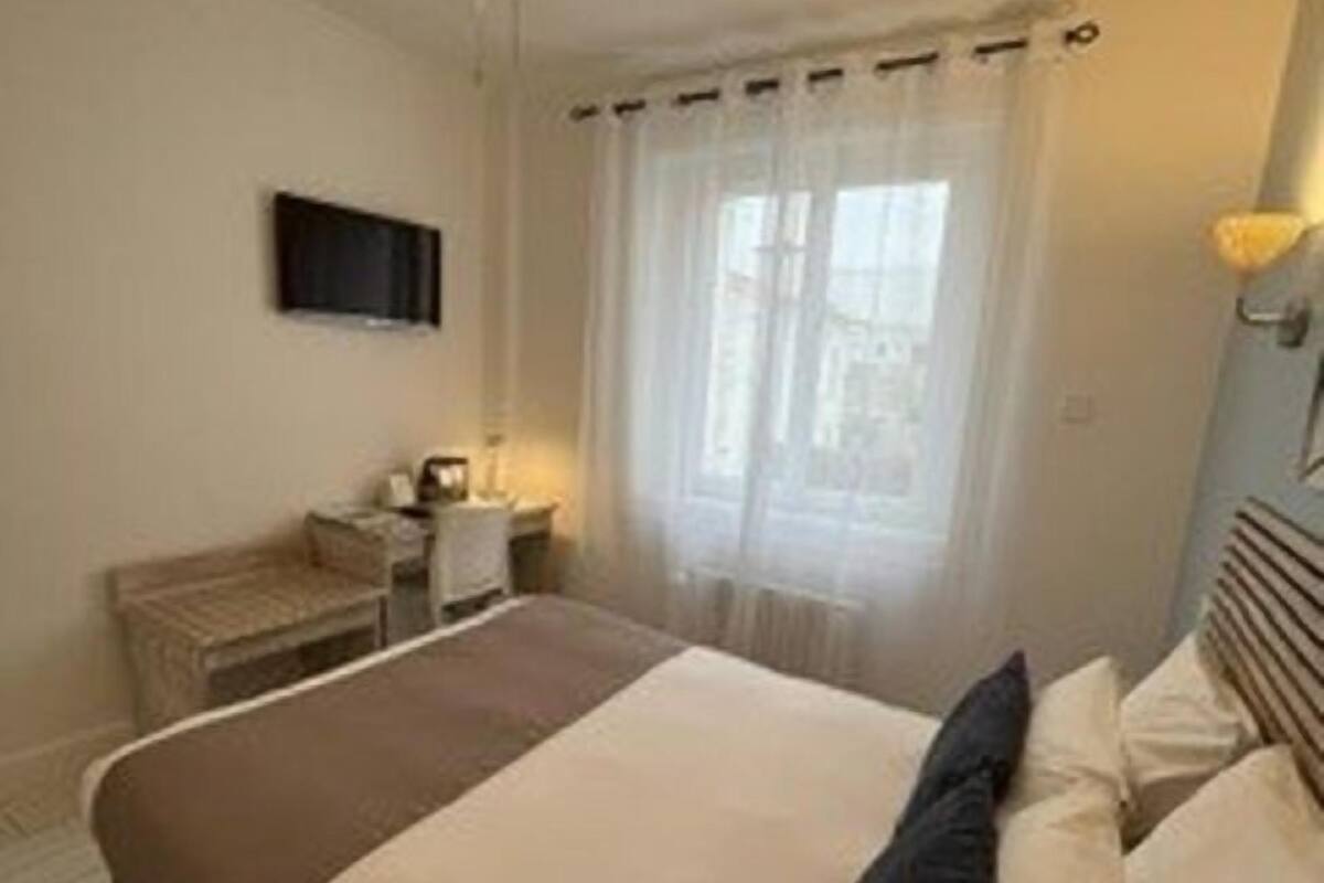 Quarto família, de frente para o mar | Roupas de cama premium, cofres nos quartos, escrivaninha