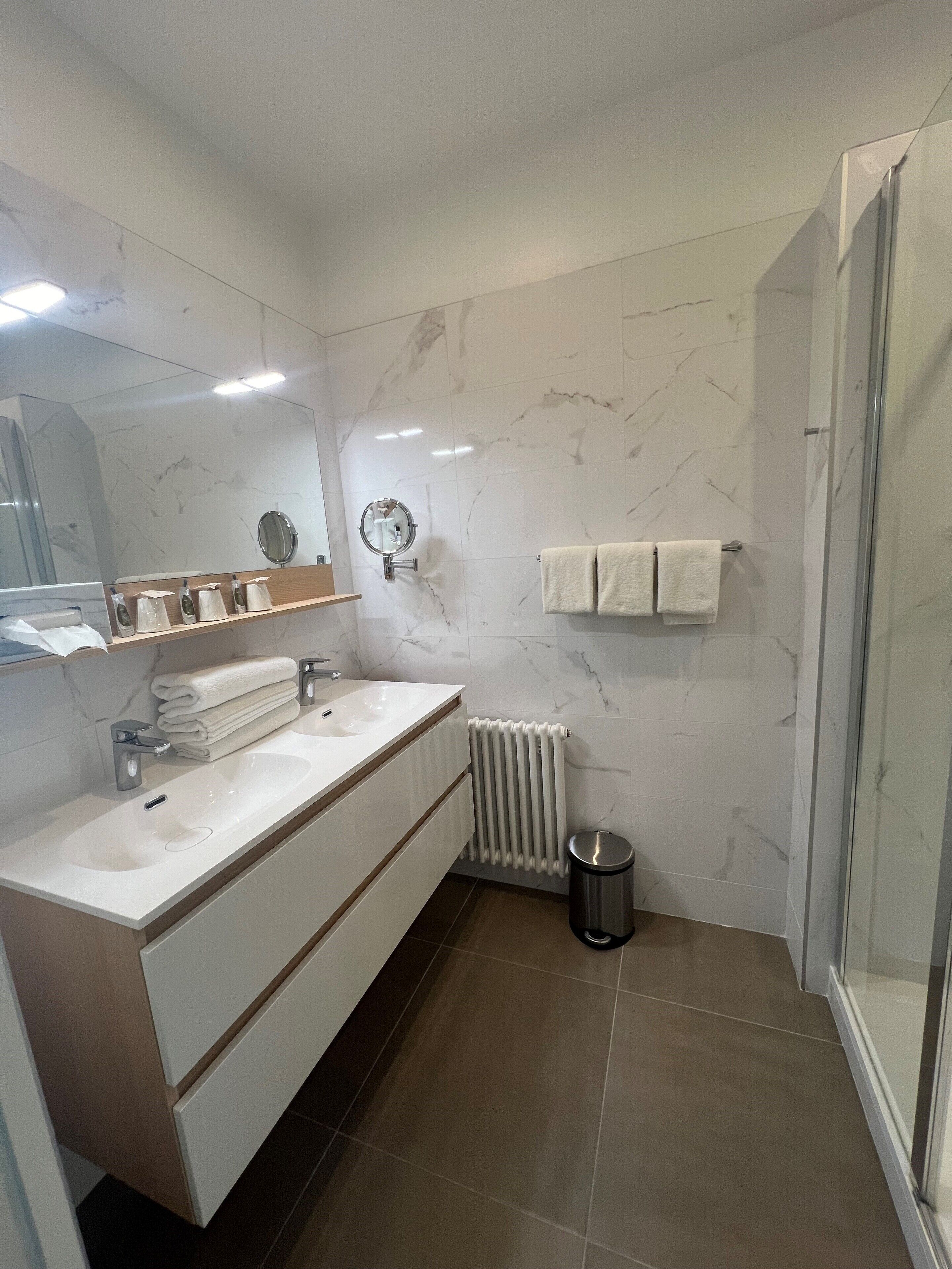 superior double room, sea facing | bathroom | free toiletries, hair dryer, towels