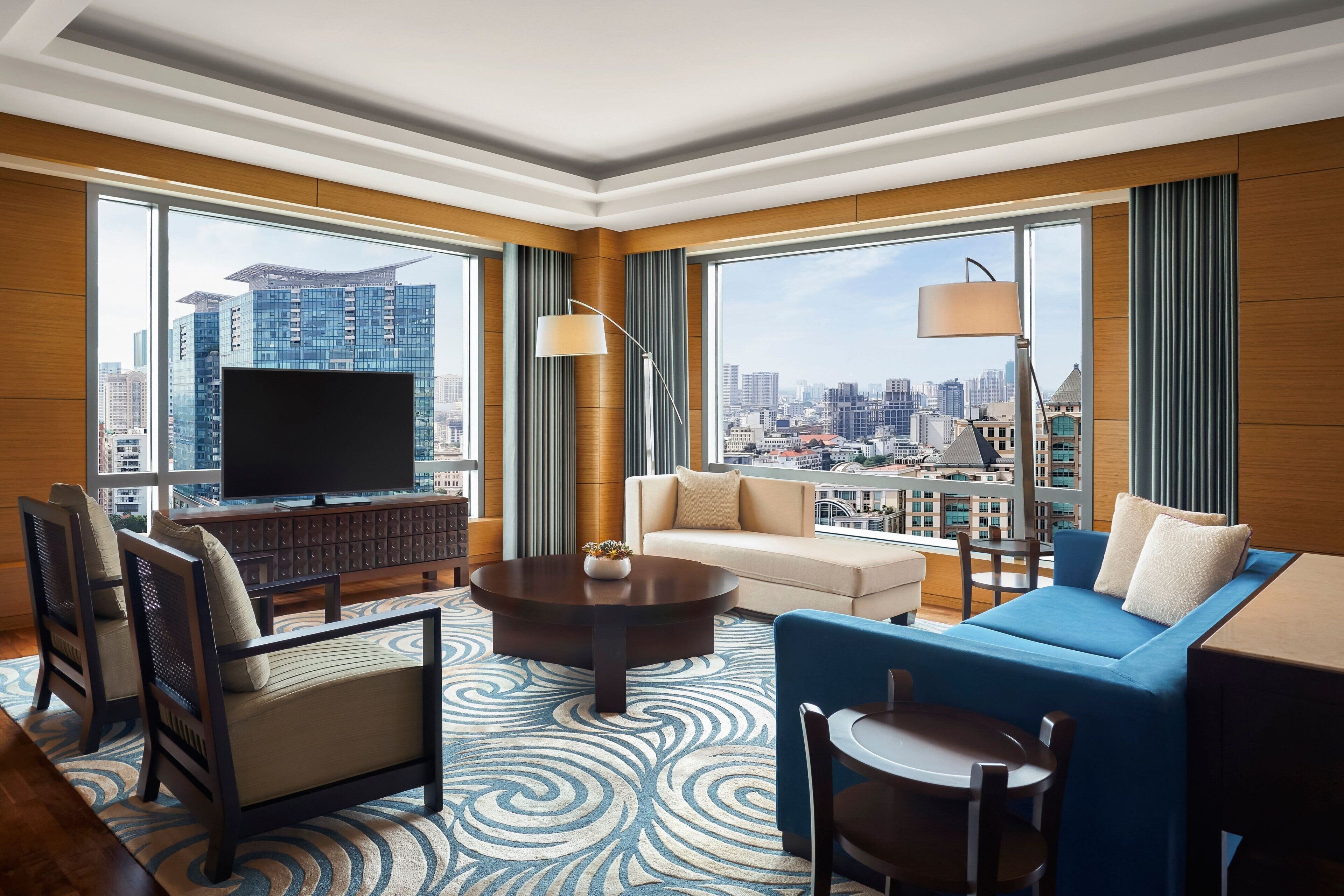 executive suite, 1 king bed, non smoking | living room | lcd tv, dvd player, ipod dock, offices