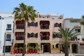 Front of property - Hotel Orson Welles (Essaouira)