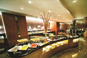 Daily buffet breakfast for a fee