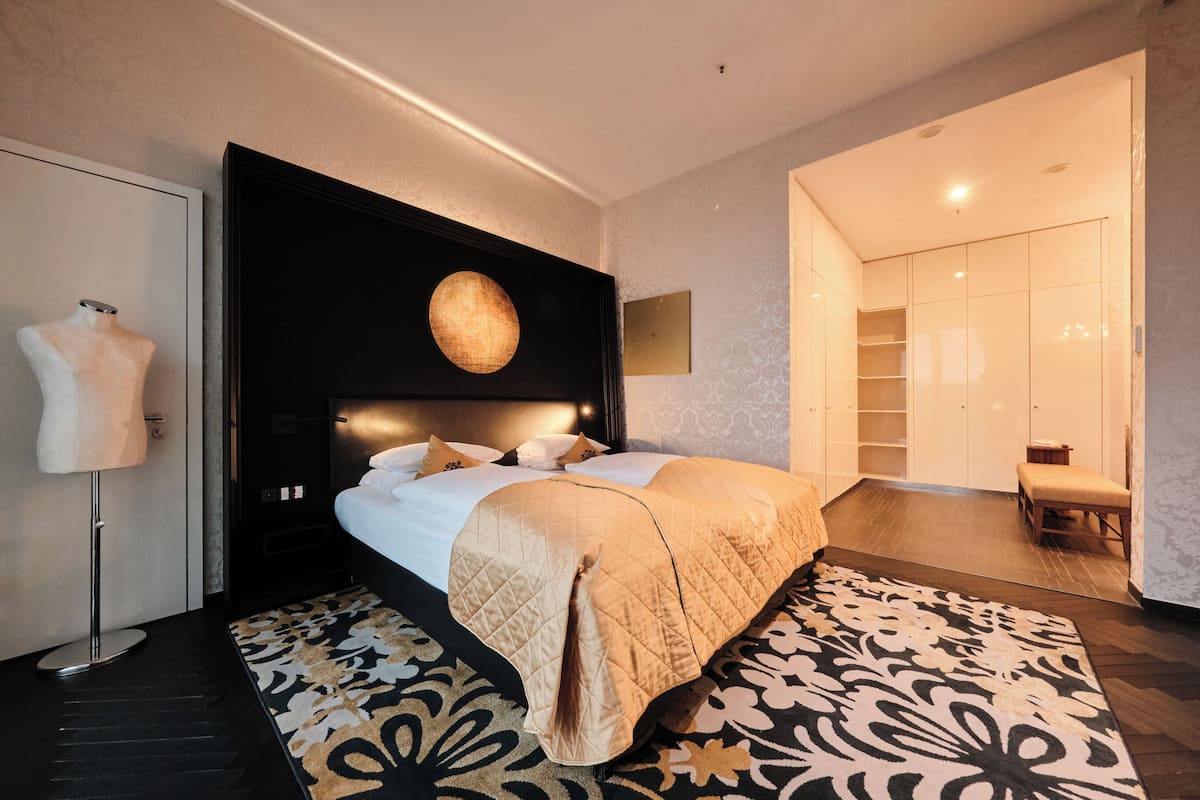 Suite Premier | Ropa de cama de alta calidad y caja de seguridad en la habitación