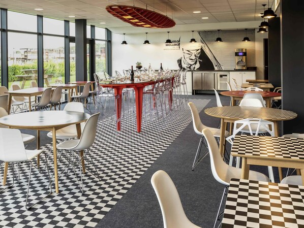 Breakfast and dinner served, French cuisine - ibis Styles Le Mans Sud Mulsanne (Mulsanne)