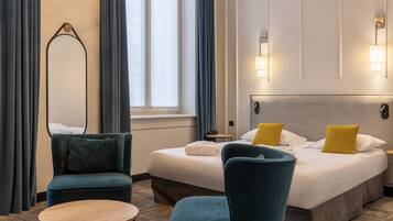 Chambre Deluxe, 1 très grand lit, non-fumeurs | Rideaux occultants, chambres insonorisées, fer et planche à repasser
