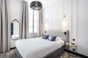 Blackout curtains, soundproofing, iron/ironing board, travel cot - Best Western Urban Hotel  (Lille)