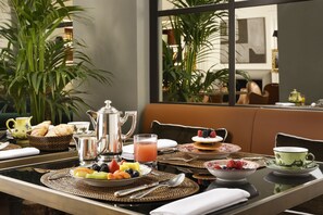 Free daily buffet breakfast  - Palazzo Vecchietti (Florence)