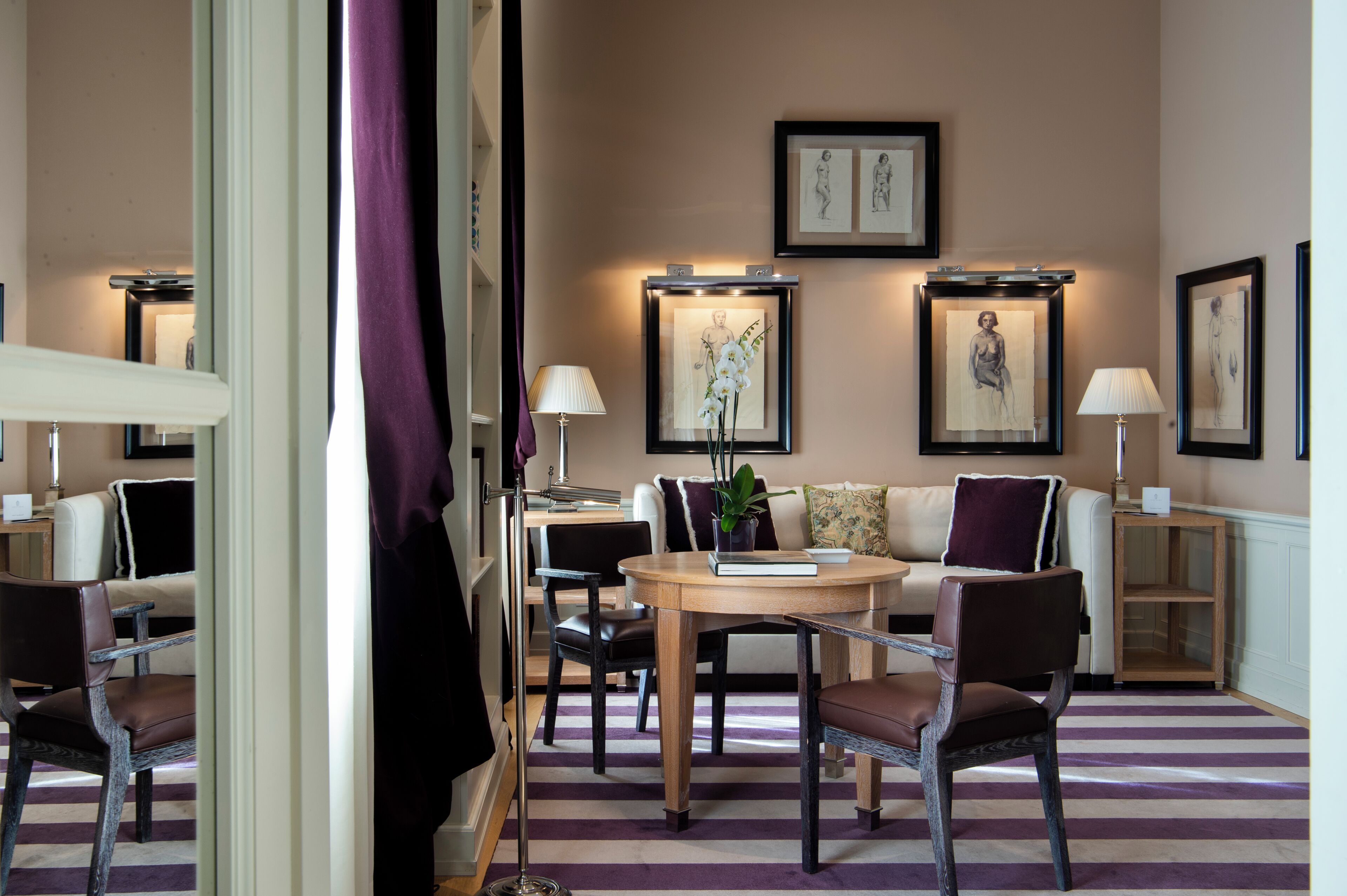 Suite | Lobby
