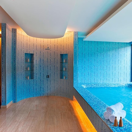 Sauna, hot tub, body treatments, aromatherapy, body wraps, body scrubs