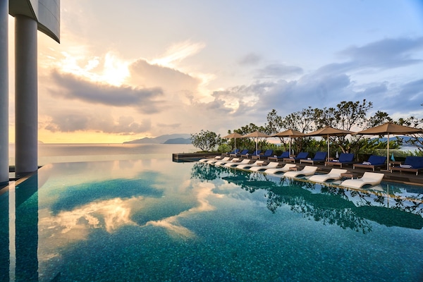 Outdoor pool, sun loungers
