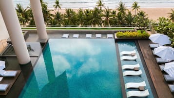 Outdoor pool, sun loungers