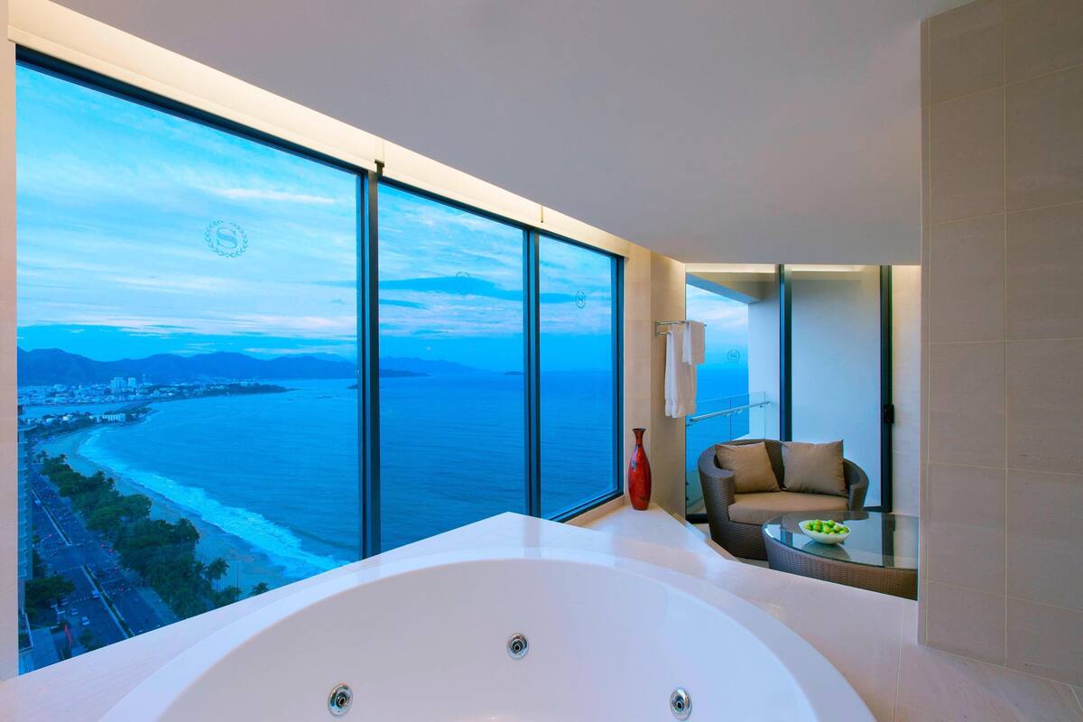 presidential suite, 1 bedroom, non smoking | bathroom | separate bathtub and shower, deep-soaking bathtub, designer toiletries