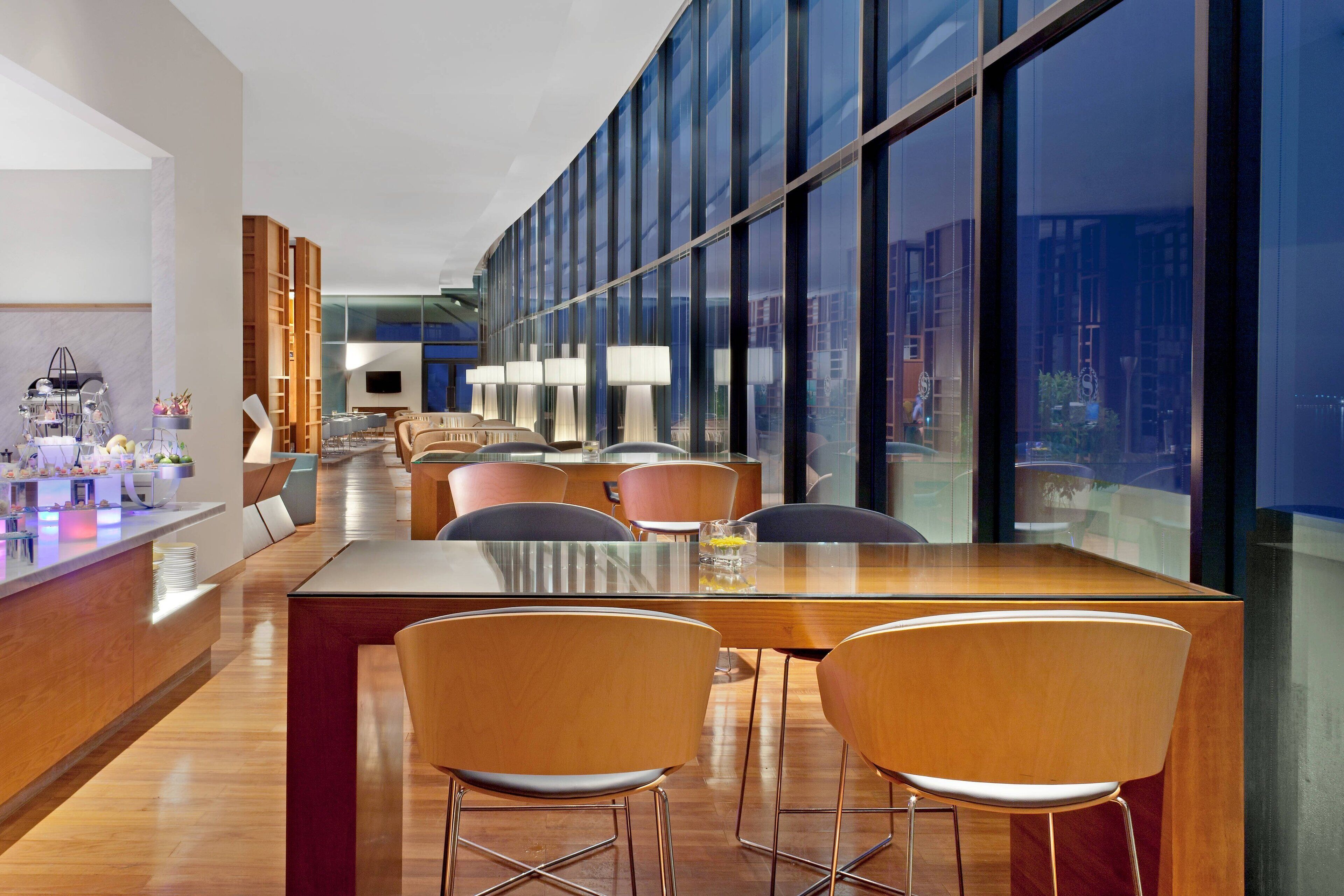 3 bars/lounges, rooftop bar