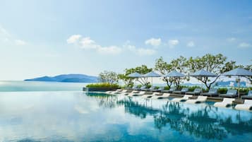 Ulkouima-allas, aurinkotuoleja