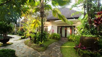 Deluxe Room, Garden View | Front of property