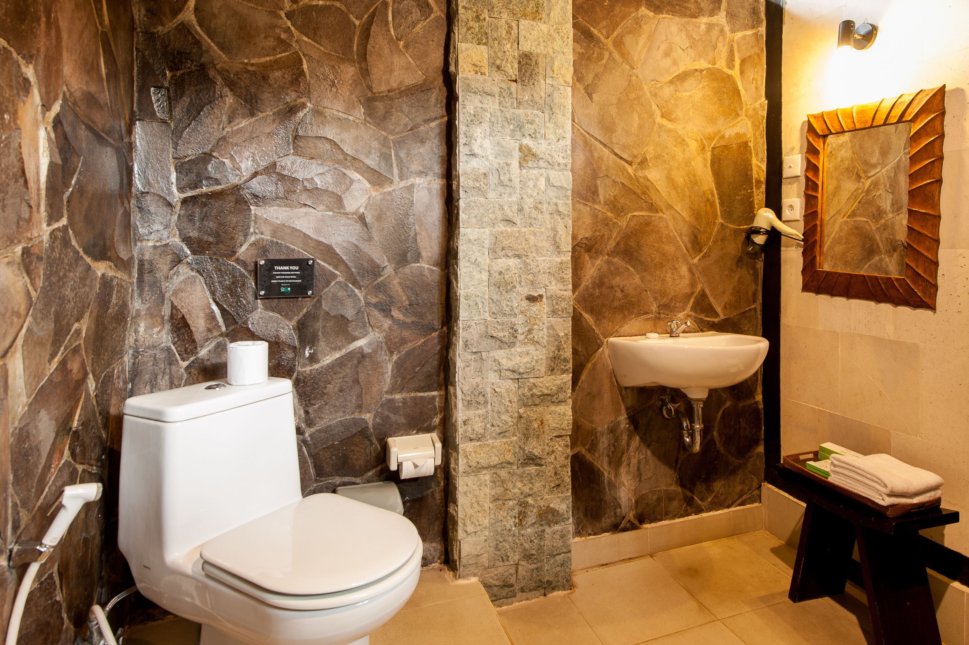 family room (lumbung) | bathroom | free toiletries, hair dryer, towels, soap