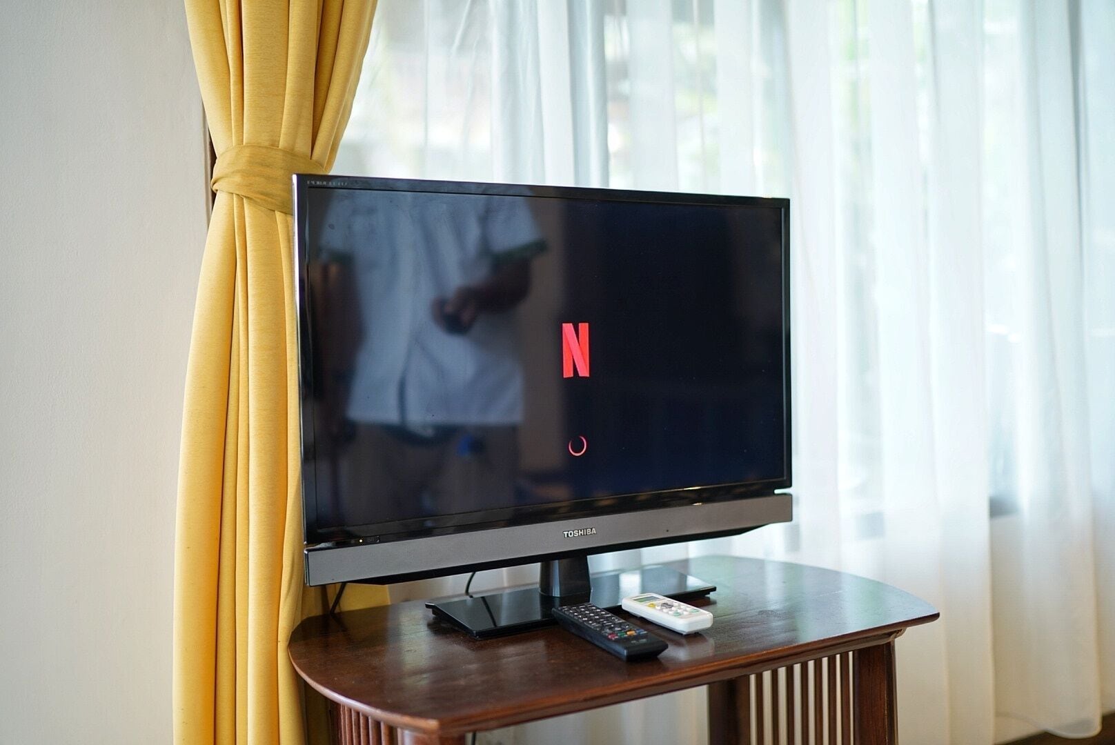 deluxe valley family | television