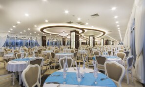 Breakfast, lunch, dinner served; international cuisine  - Sun Star Resort (Alanya)