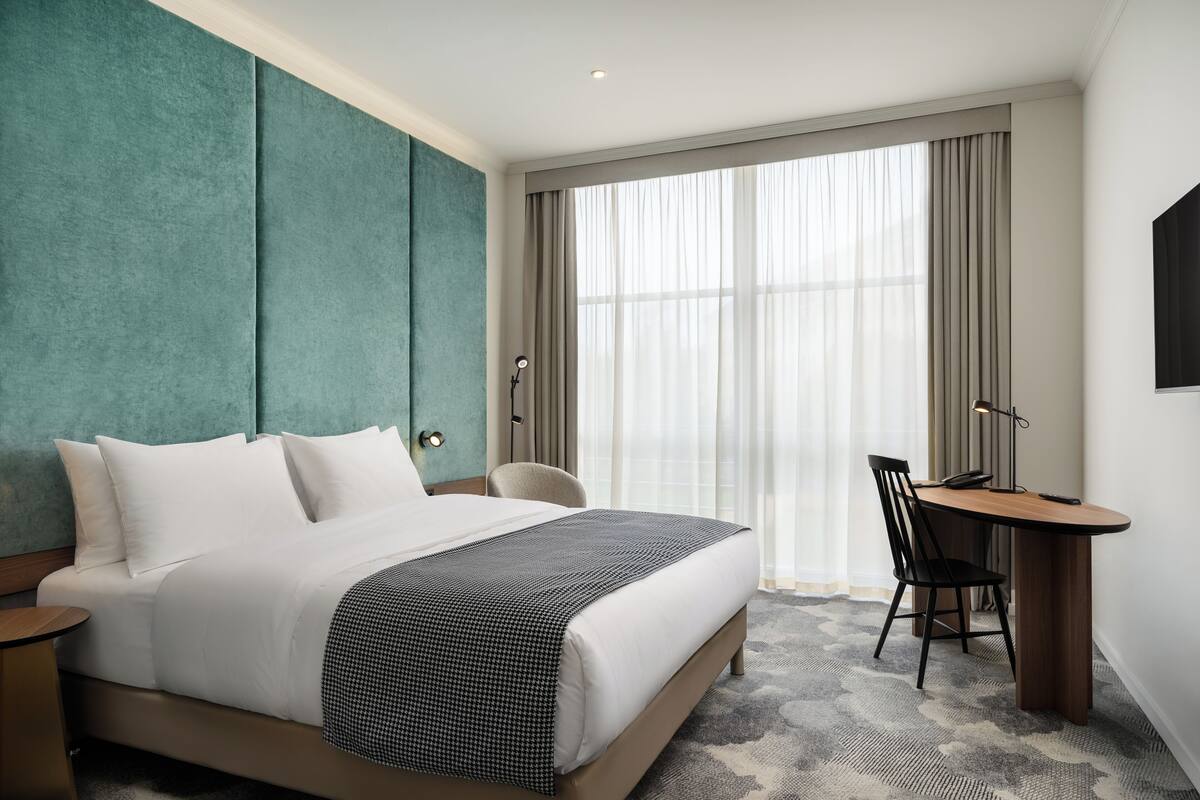 Deluxe Double Room | ミニバー、セーフティボックス (室内)、デスク、ノートパソコン用作業スペース