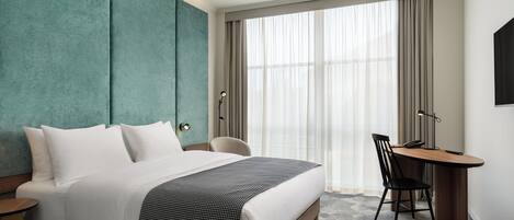 Deluxe Double Room | Minibar, in-room safe, desk, laptop workspace