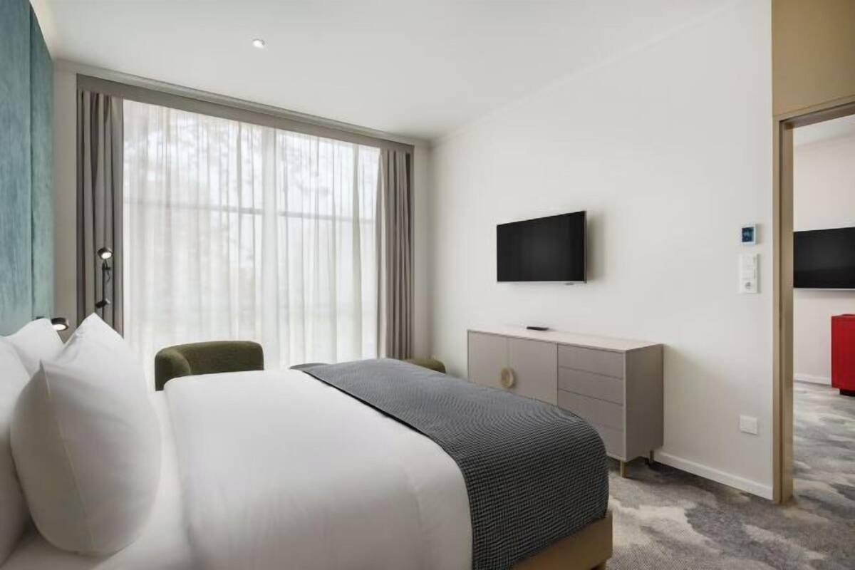 Minibar, in-room safe, desk, laptop workspace