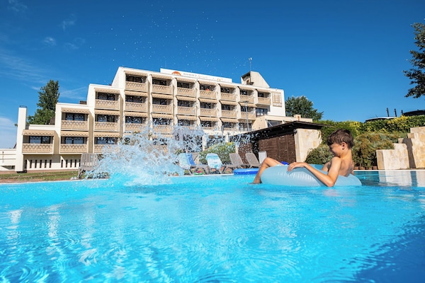 Seasonal outdoor pool, open 8:00 AM to 9:00 PM, sun loungers