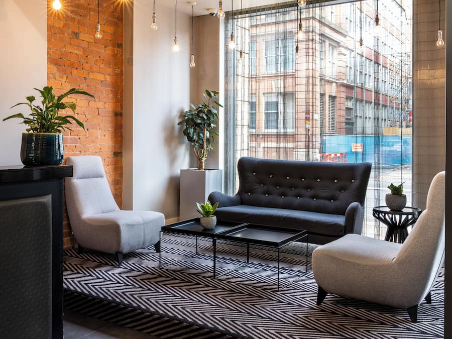 Studio Suite | Dihias secara berasingan, dilengkapkan perabot secara berasingan