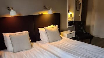 Double Room | Desk, blackout drapes, iron/ironing board, free cribs/infant beds