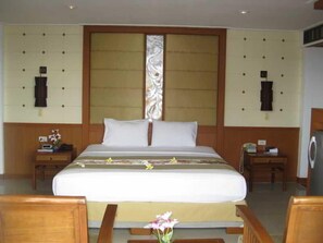 Minibar, in-room safe, desk, wired Internet - Royal Twins Palace (Pattaya)