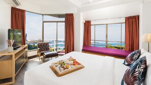 Grand Deluxe Sea View | Minibar, in-room safe, individually furnished, desk - Sandalay Resort Pattaya (Pattaya)
